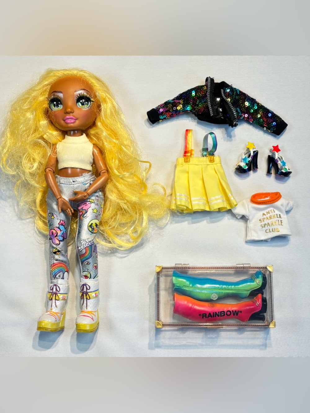 🌈 Rainbow High Sunny Madison Fashion Doll & Accessories